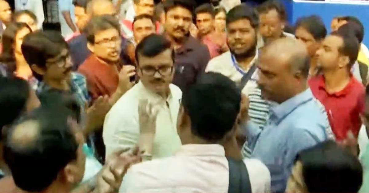 Kolkata_BLO_agitation_sir_nazrul_mancha